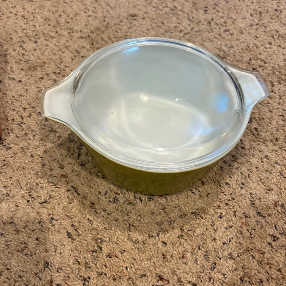 Pyrex Vintage avocado green casserole dish with lid - Picture 1 of 6